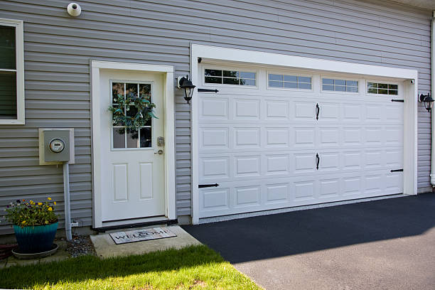 24/7 Emergency Garage Door Roller Replacement experts in Weaver, AL